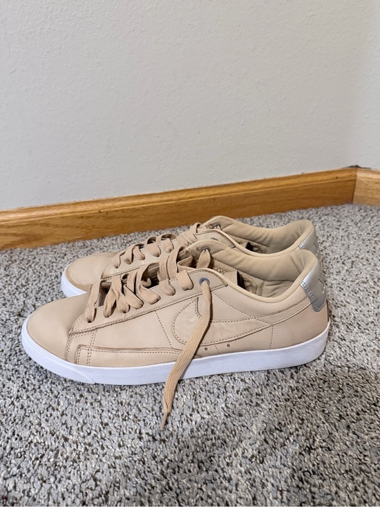 Other - Nike Men’s 10.5/ womens 12 shoes